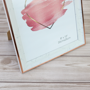 PORTA RETRATO DE PLÁSTICO COM BORDA GOLD ROSE 20X25CM - SXHF5056-GR