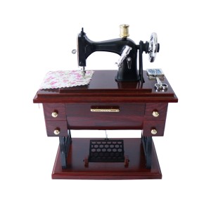 CAIXA DE MUSICA MAQUINA DE COSTURA DE PLÁSTICO 20CM - 3373