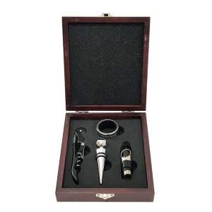 KIT VINHO COM 4 ACESSÓRIOS NO ESTOJO DE MADEIRA - 1886