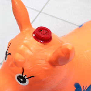 CAVALINHO UPA UPA DE BORRACHA COM SOM 56CM - NZ3088-LJ