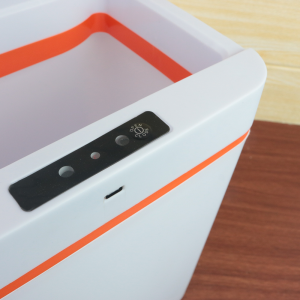 LIXEIRA DE PLÁSTICO COM SENSOR CAPACIDADE 15 LITROS - HU89137-BR