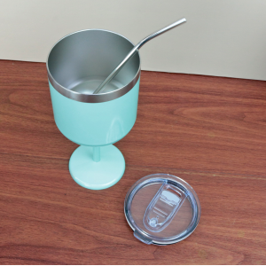 TAÇA INOX COM TAMPA DE PLÁSTICO E CANUDO DE INOX 550ML - GDR1462-TI