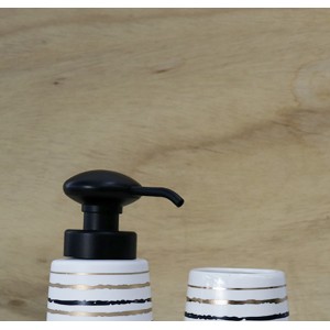 JOGO DE DE BANHEIRO DE PORCELANA COM 03 PEÇAS ESTAMPA EM LISTRAS - 2476