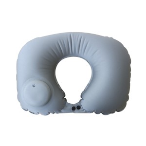 ALMOFADA DE PESCOÇO DE PLÁSTICO INFLÁVEL COM BOTÃO LATERAL PARA INFLAR - YS27026