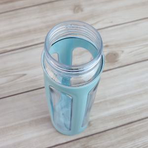 GARRAFA PLÁSTICA COM CANUDO  E BICO CLICK 650 ML - 4701