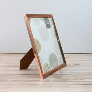 PORTA RETRATO DE PLÁSTICO 20X25CM - 4736-C