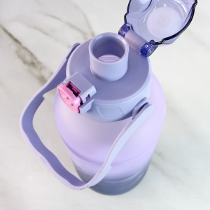 GARRAFA DE PLÁSTICO COM  ALÇA 1,5LITROS - 4178-LL