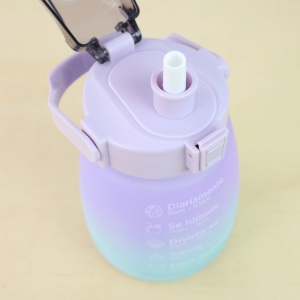 GARRAFA DE PLÁSTICO REDONDA COM CANUDO E ALÇA 1200ML - F1903-LL