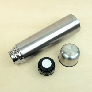 GARRAFA ISOTÉRMICA COM TAMPA EM INOX 1LITRO - CT0381-PTA