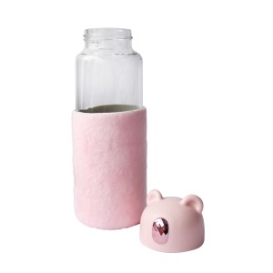 GARRAFA DE VIDRO BEAR BOTTLE COM CAPA DE VELUDO COM TAMPA E ALÇA - GDR0456-RS